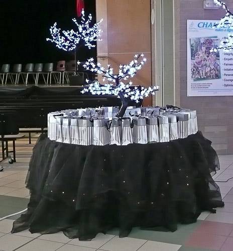 Black organza focal table