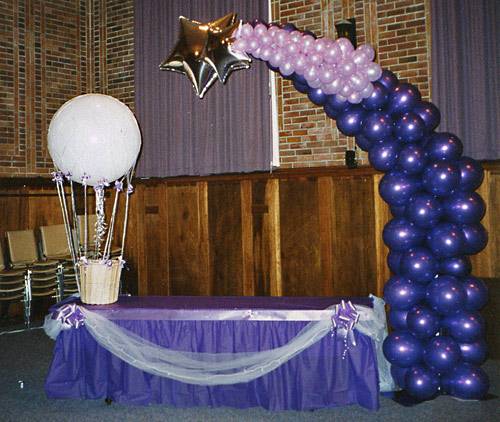 Entrance table with hot air balloon money basket